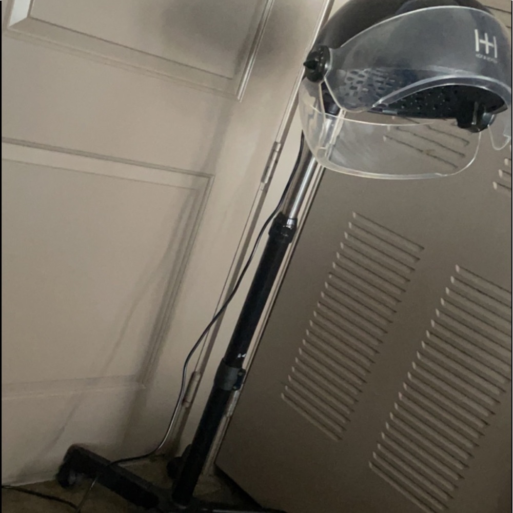 Hot & Hotter Stand Hair Dryer Black